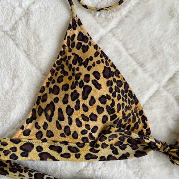 Victoria's Secret | Cheetah Print Front Tie Triangle Bikini Top | Size Large - Picture 3 of 11